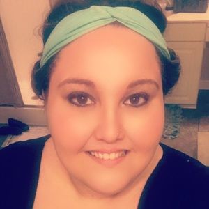 Meet your Posher, Stephanie