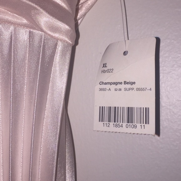 DRESS - Picture 2 of 4