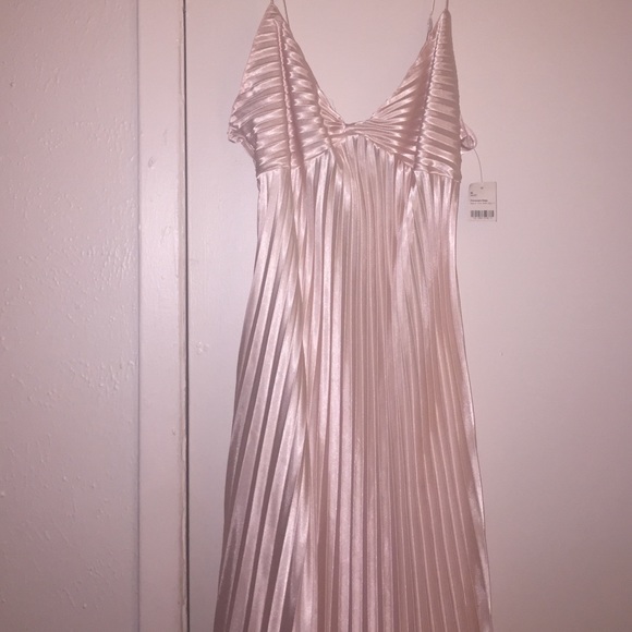 DRESS - Picture 3 of 4