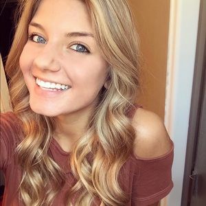 Meet your Posher, Elizabeth