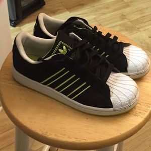 Adidas tennis shoes