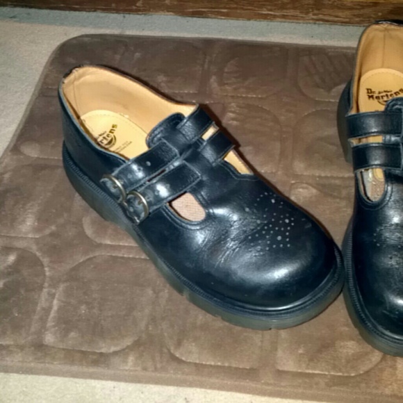 DR MARTENS