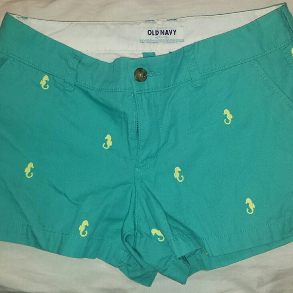 Green shorts - Picture 3 of 4