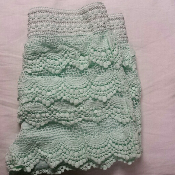 Mint green shorts - Picture 2 of 3
