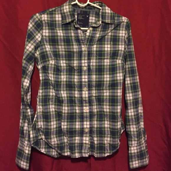 American Eagle Plaid Button Down Shirt