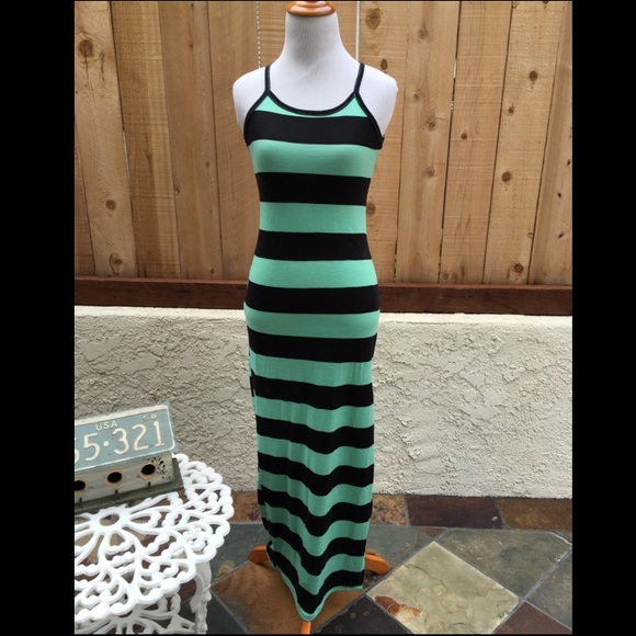 Love by Chesley Dresses & Skirts - ✂️🔴Black & Green Maxi Dress