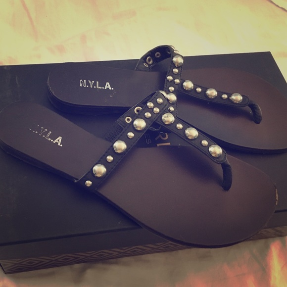 NYLA cute casual sandles