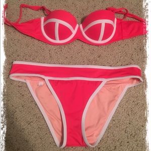 Vs swim 32b and bottoms medium
