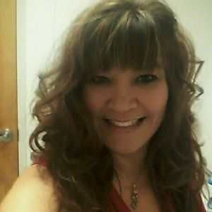 Meet your Posher, Estela