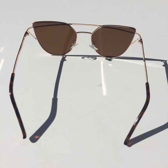 NWT || Flat Cat Eye Wire Aviator Sunglasses - Picture 3 of 4