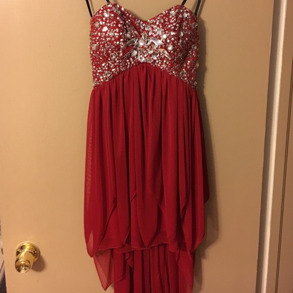 HOMECOMING Red high/low Windsor dress