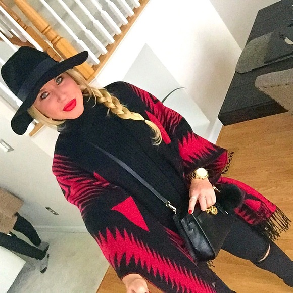 Meet your Posher, Tev