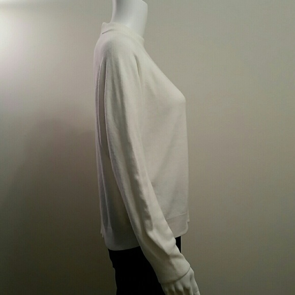 NWT Debbie Morgan Petite Ivory Sweater - Picture 2 of 4