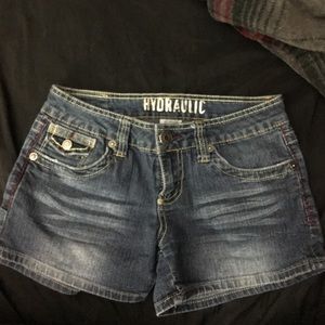 Hydraulic jean shorts