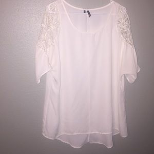 Lace sleeve shirt