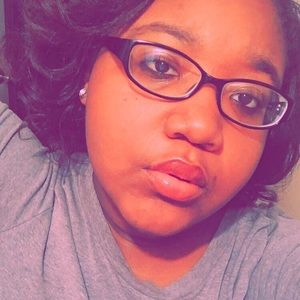 Meet your Posher, Carlisha