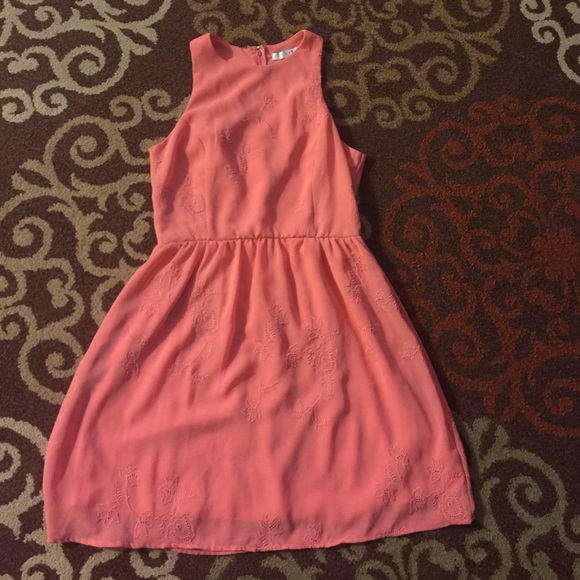 Adorable spring/summer dress.