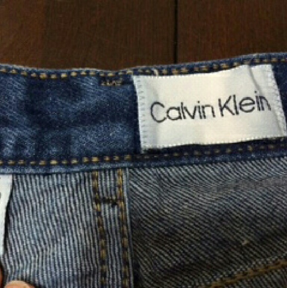 Calvin Klein - Picture 2 of 4
