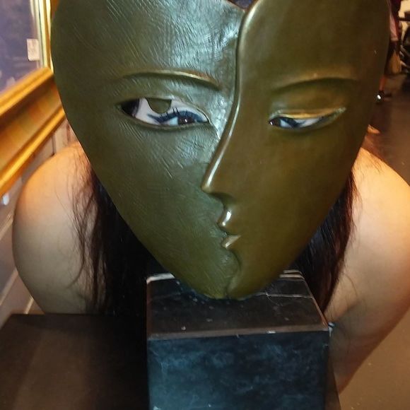 Meet your Posher, Flora - Picture 1 of 1