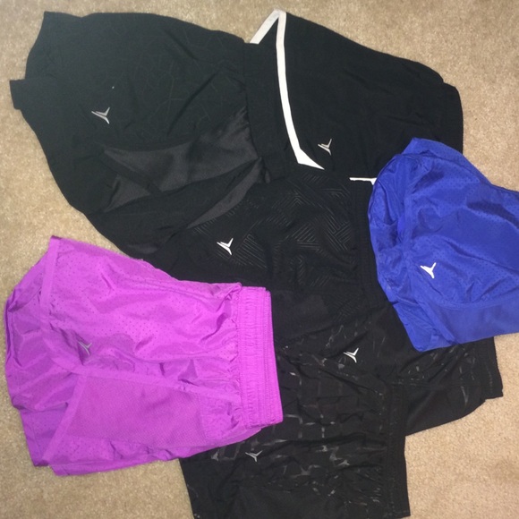 7 Pairs of Old Navy athletic shorts XS