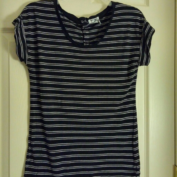 Striped Button Back Top - Picture 2 of 3