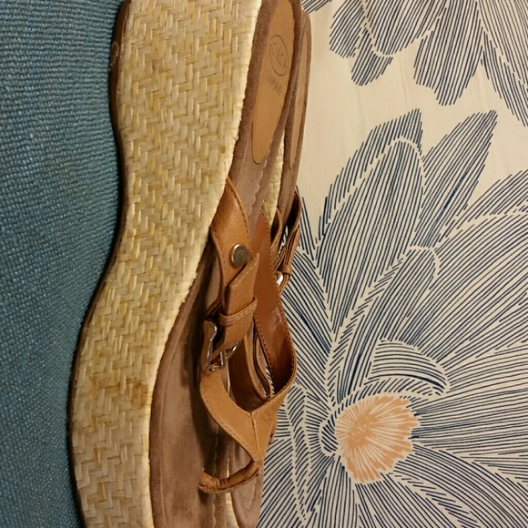 Joan & David wedge tan sandals, like new - Picture 4 of 4
