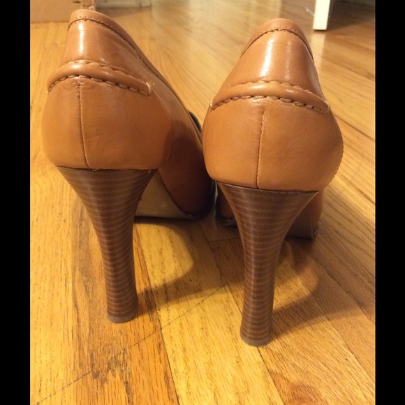 Banana Republic loafer heels - Picture 2 of 4