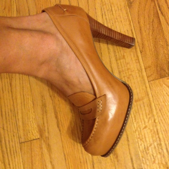 Banana Republic loafer heels - Picture 4 of 4