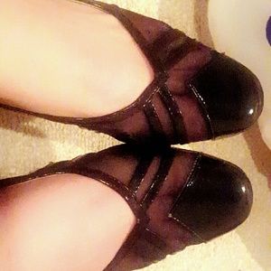 Size 10 womens patent black pumps