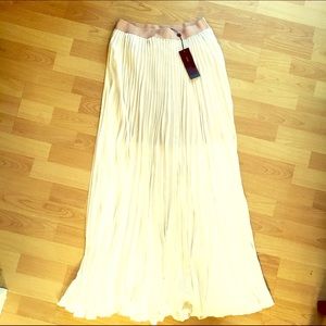 BCBG Esten pleated skirt