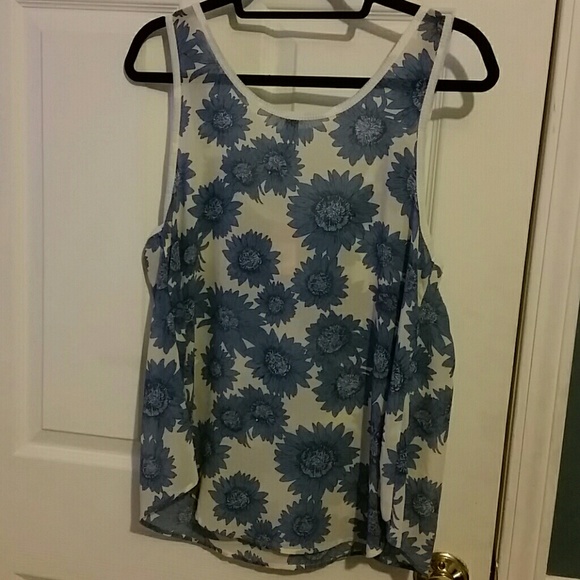 Daisy flowy top - Picture 2 of 3