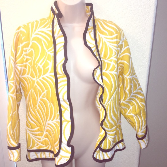 Medium trimdin yellow and white jacket