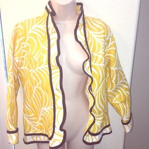 Medium trimdin yellow and white jacket