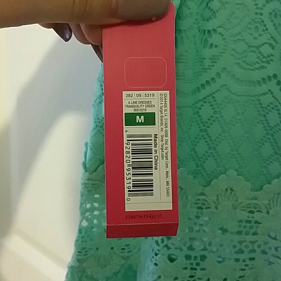 Lace dress with see through mid section - Picture 3 of 4