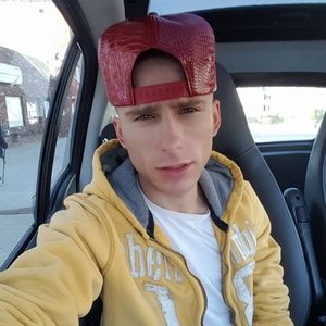 Meet your Posher, Cameron