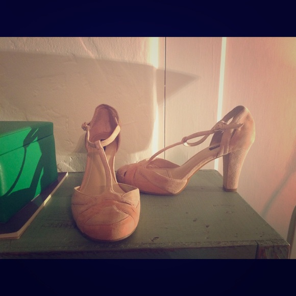 Suede T-Strap Pumps