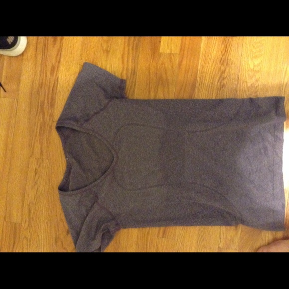 Lululemon purple run swiftly v neck