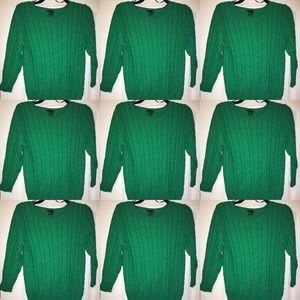 Green H&M sweater
