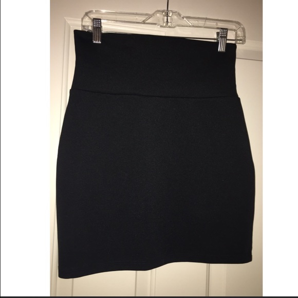 High waisted pencil skirt