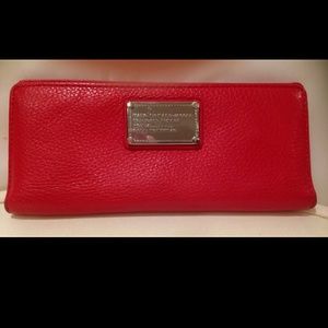 🚫SOLD ON MERC🚫 Marc Jacobs Wallet