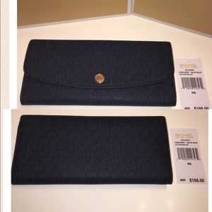 Michael Kors Authentic large 3 in 1 Flap Wallet