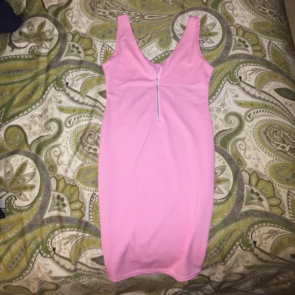 Dresses & Skirts - Pink Bodycon Dress