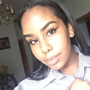 Meet your Posher, Munira