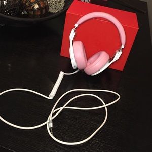 BEATS BY DRE HEADPHONES