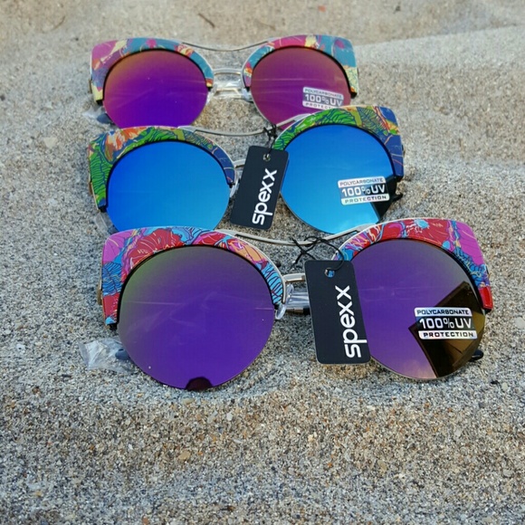 Retro Inspired Cat Eye Sunglasses - Picture 4 of 4