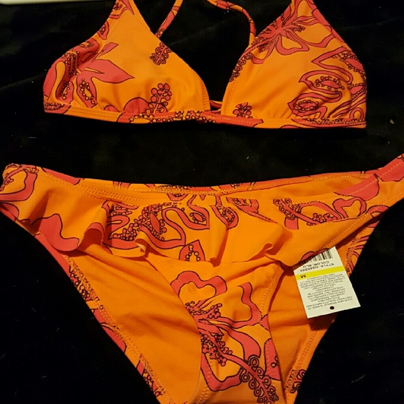 Bikini - Picture 4 of 4