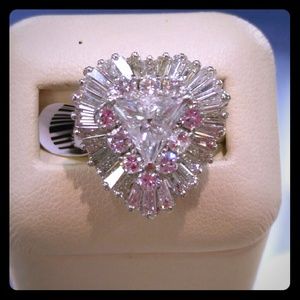 Gorgeous Diamond Platinum ring