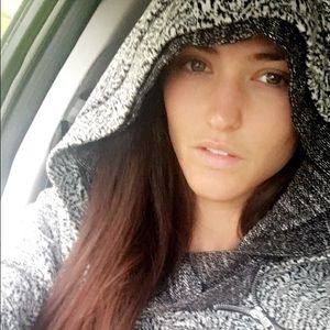 Meet your Posher, Casey