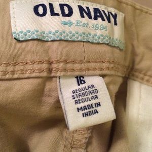 Old Navy Khaki Shorts 8" inseam -perfect condition
