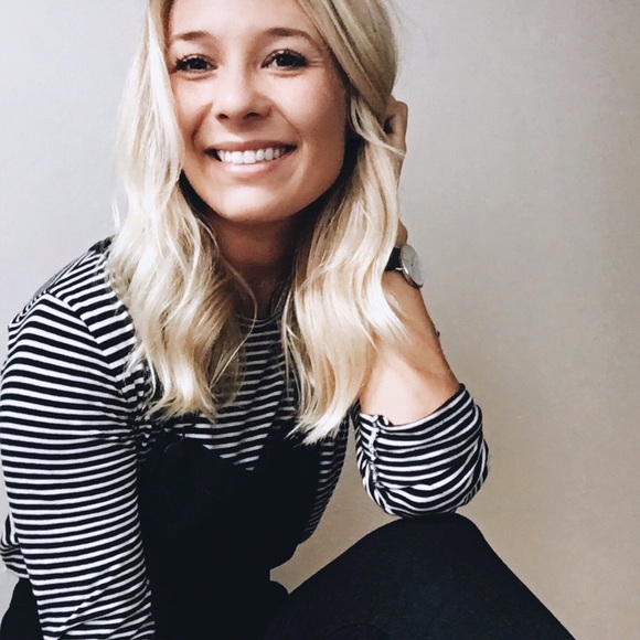 Meet your Posher, Whitney. - Picture 2 of 3